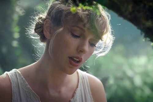 'Folklore' của Taylor Swift vượt Lil Baby trên Billboard năm 2020