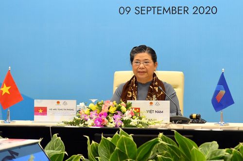 Tạo dựng một bản sắc chung, một xã hội chia sẻ, đùm bọc, hòa thuận