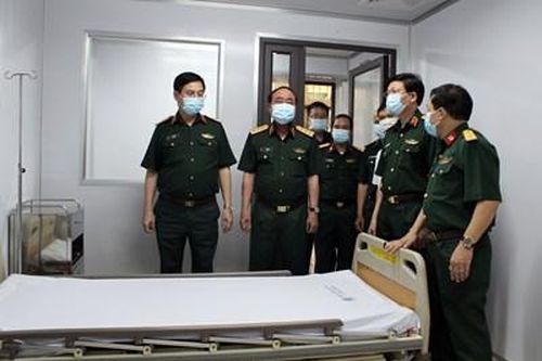 Thượng tướng Trần Đơn làm việc tại Bệnh viện Quân y 110