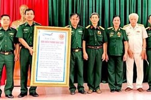 Quà tặng chiến sĩ biên cương