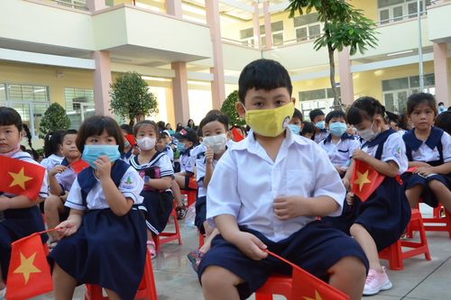 TPHCM chỉ đạo quyết liệt các trường học không được bắt buộc học sinh mua sách tham khảo