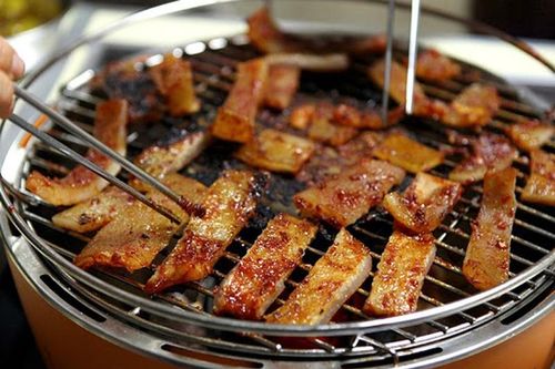 Tò mò món da heo nướng - món nhậu khuya gây nghiện ở Hàn Quốc