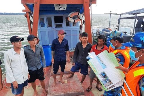 Nâng cao nhận thức về pháp luật cho ngư dân trong khai thác, đánh bắt trên biển