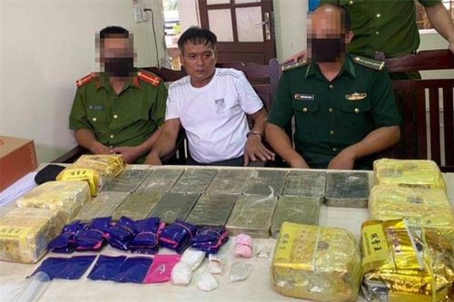 Trao thưởng lực lượng Biên phòng tham gia đấu tranh thành công Chuyên án 868Đ