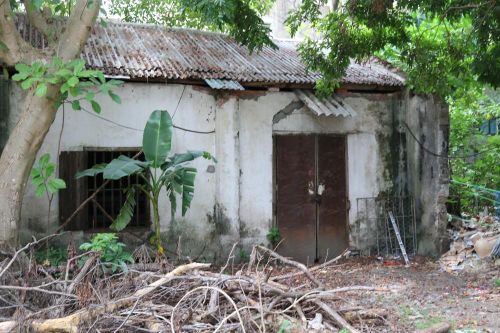 Hoang tàn Văn Miếu Vinh