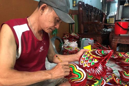 Trung thu thời COVID-19: Chưa bao giờ lo âu cho 'số phận' chiếc đèn lồng như năm nay