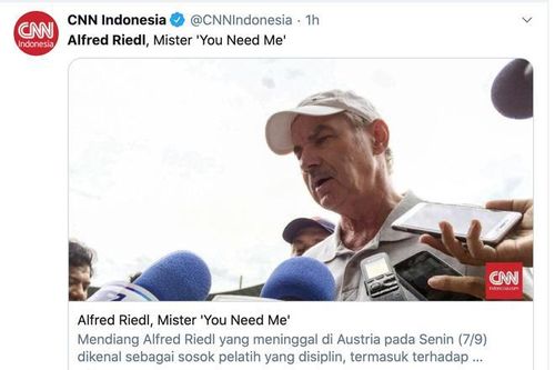 Alfred Riedl: Quý ngài 'Tôi giúp được gì không?'