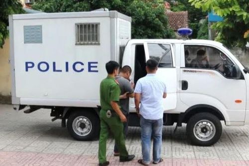 Khởi tố 5 bị can vì đánh người do mâu thuẫn khi gặt lúa
