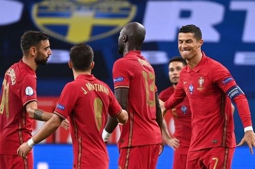 Ronaldo lập cú đúp siêu phẩm, Bồ Đào Nha hạ đẹp Thụy Điển
