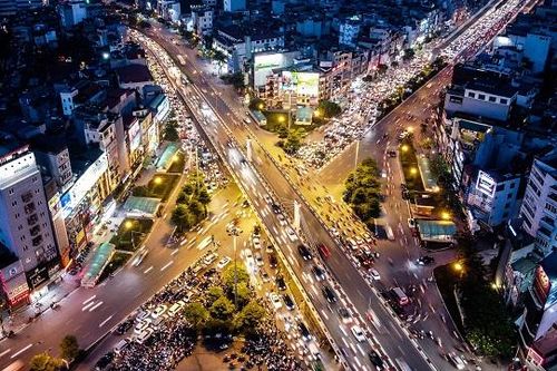 Ùn tắc từ sáng đến tối ở 'ngã tư khổ' giữa Thủ đô