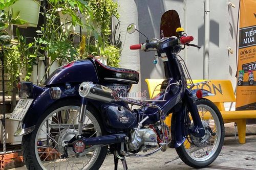Honda Cub 23 năm tuổi độ cực chất của dân chơi Sài Gòn