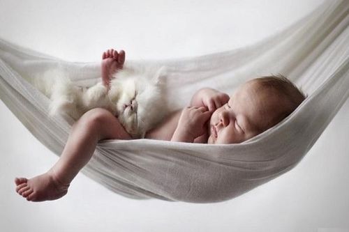 Cho trẻ sơ sinh nằm võng được không?