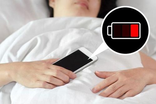 Tại sao không nên dùng điện thoại làm đồng hồ báo thức?