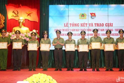 Nghệ An đạt nhiều giải thưởng Cuộc thi viết tìm hiểu về 75 năm ngày truyền thống CAND