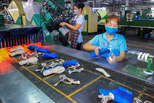 Bình Dương: Thị trường lao động 'ấm lên' ở các khu công nghiệp