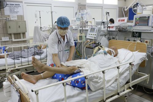 Hà Nội ghi nhận thêm nhiều ca ngộ độc do ăn Pate Minh Chay