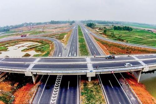 VEC từ 'cục cưng' thành 'cục nợ'