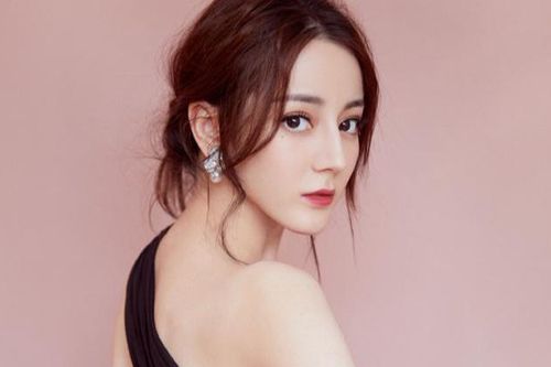 Gia Hành chèn ép Địch Lệ Nhiệt Ba, hợp đồng của hai bên sắp kết thúc?