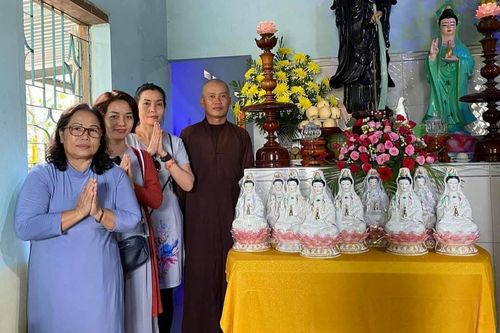 Cúng dường 270 tôn tượng Bồ-tát Quán Thế Âm