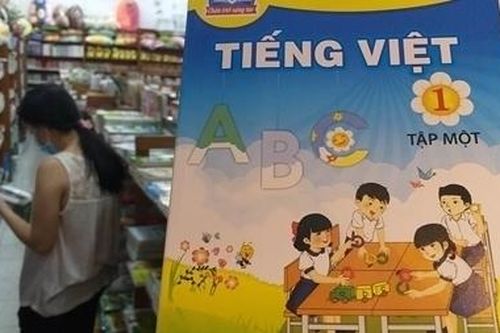Phụ huynh nặng gánh khi con vào lớp 1