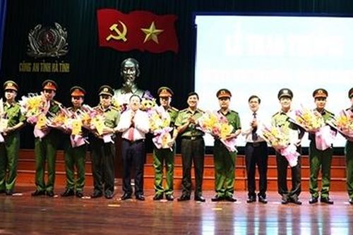 Công an Hà Tĩnh khen thưởng các đơn vị có thành tích xuất sắc