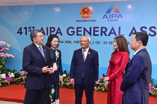 Thông qua sáng kiến của Việt Nam về thành lập Hội nghị Nghị sỹ trẻ AIPA