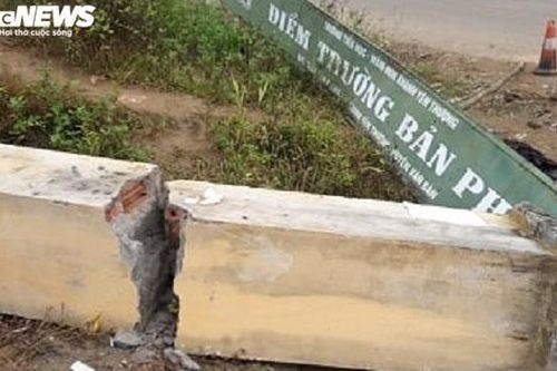 Sập cổng trường đè chết 3 học sinh: Lộ kinh phí xây dựng trụ cổng không cốt thép