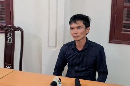 Bố đẻ đánh đập dã man con gái 6 tuổi khai gì?