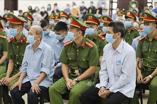 Thượng tôn pháp luật và chính sách nhân đạo