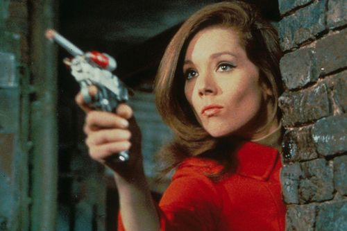 'Bond Girl' Diana Rigg qua đời