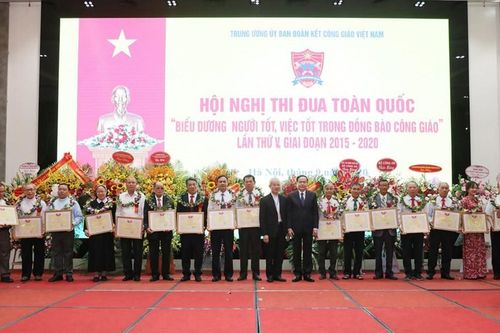 Đồng bào Công giáo thể hiện tấm lòng 'kính Chúa yêu nước', sống 'Tốt đời đẹp đạo'