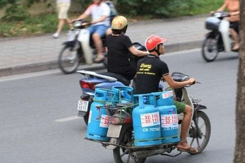 Xe máy cũ nát 'đại náo' Thủ đô: Cần thuốc đặc trị!
