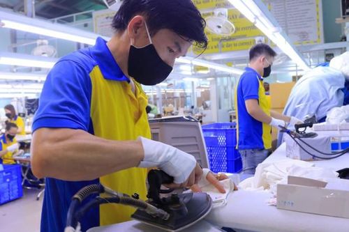 Doanh nghiệp dệt may đang 'ăn đong'
