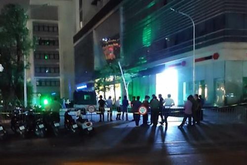 Đôi nam nữ rơi từ tầng cao chung cư Hà Nội xuống chết trong đêm
