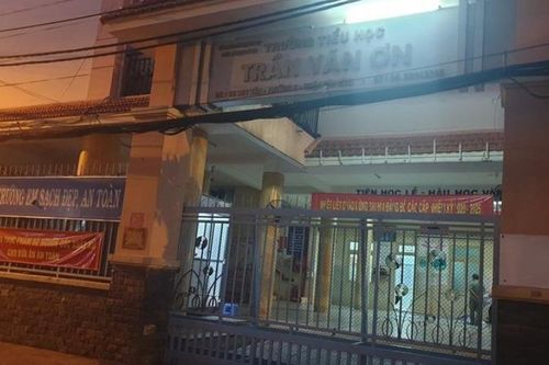 Tạm đình chỉ công tác Hiệu trưởng trường Tiểu học Trần Văn Ơn