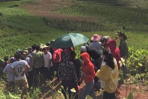 Phát hiện thi thể người đàn ông ở bìa rừng, trên đầu có nhiều vết thương