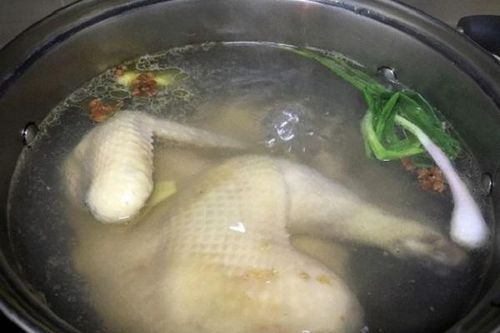 5 bước chế biến phở gà cho bữa sáng ngon miệng