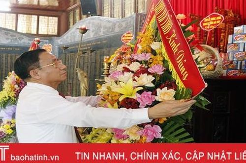 Lãnh đạo Hà Tĩnh dâng hương nhân kỷ niệm 90 năm Xô viết Nghệ Tĩnh