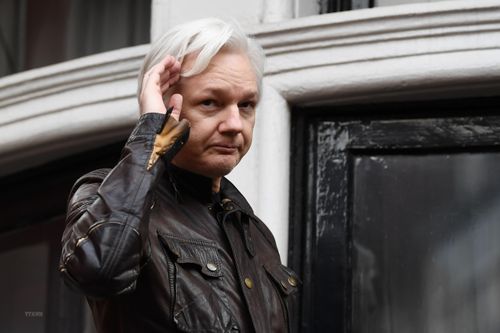 Anh: Hoãn phiên tòa xem xét dẫn độ nhà sáng lập WikiLeaks sang Mỹ