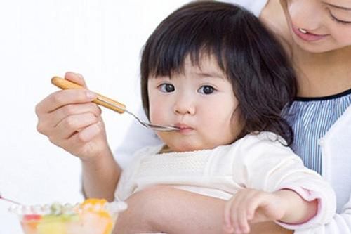 Bí quyết cho bé ăn dặm nhàn tênh, nuôi con mau lớn