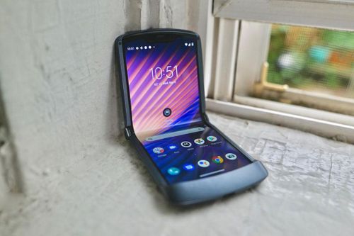 Motorola Razr 5G ra mắt: Chip S765G, RAM 8 GB, giá hơn 32 triệu