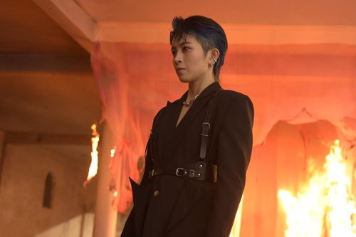 Sau hình ảnh ôm ấp gái lạ, Gil Lê lại khiến fan 'mê như điếu đổ' trong teaser MV 'đẹp trai' không góc chết