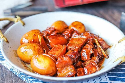 Không cần nước hàng, kho thịt trứng kiểu này mềm ngon, màu đẹp đưa cơm ầm ầm