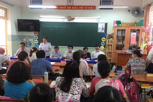 Tạm đình chỉ công tác Hiệu trưởng Trường Tiểu học Trần Văn Ơn