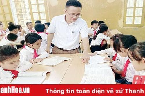 Thầy giáo gần 20 năm gắn bó với học sinh vùng cao