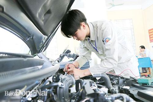 Chương trình giáo dục thường xuyên cấp THPT kết hợp với dạy nghề: Còn nhiều băn khoăn