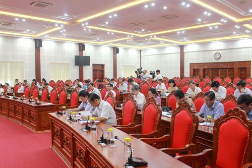 Bí thư Tỉnh ủy Hồ Văn Niên: Khẩn trương hoàn thiện các dự thảo văn kiện Đại hội Đảng bộ tỉnh lần thứ XVI
