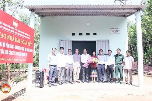 Ủy ban Mặt trận TQVN thị trấn Lao Bảo: Đẩy mạnh cuộc vận động xóa nhà tạm bợ cho hộ nghèo