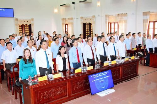 Kỳ họp thứ 17, HĐND tỉnh khóa VII, nhiệm kỳ 2016-2021: Miễn nhiệm và bầu chức danh Chủ tịch HĐND tỉnh; kiện toàn 6 chức danh thành viên UBND tỉnh; Thông qua 6 đề án về phát triển kinh tế-xã hội, hỗ trợ dân sinh