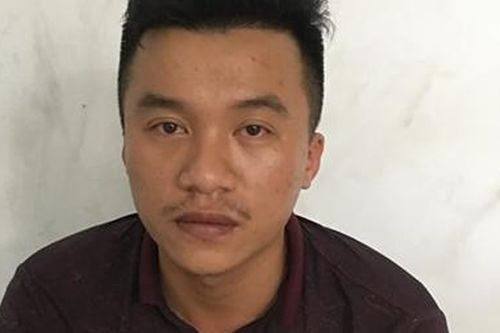 Bắt đối tượng đâm nữ nhân viên shop quần áo, cướp tài sản